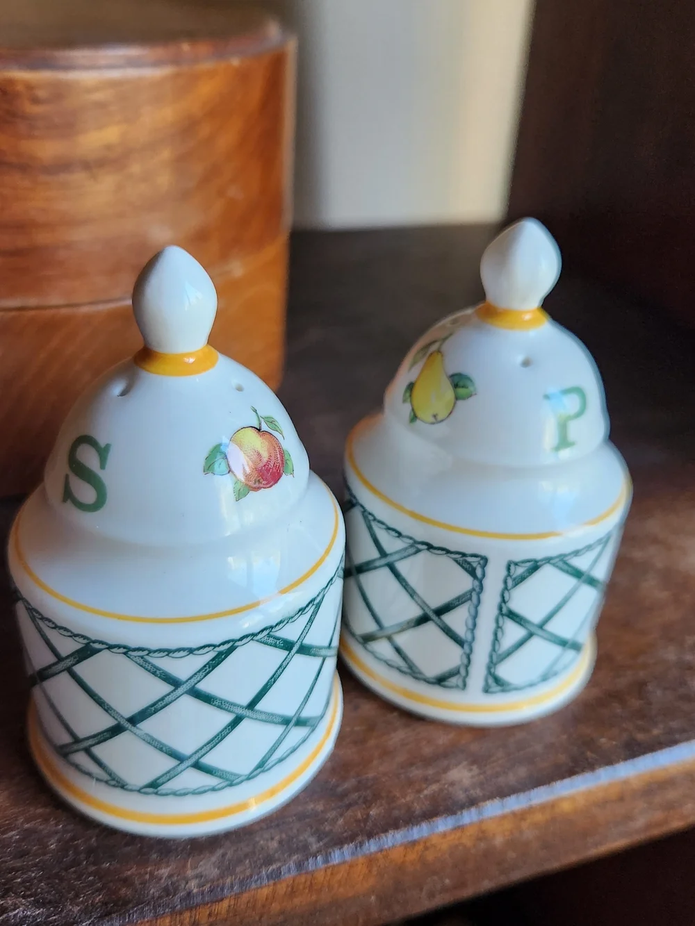 Basket Salt and Pepper Set